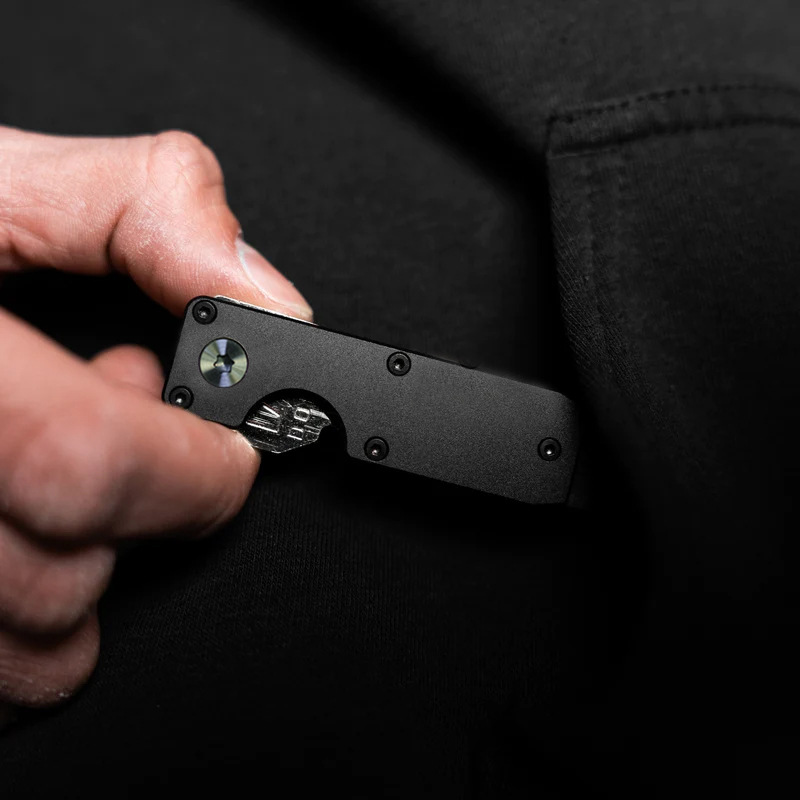 Minimalist Smart Key Organizer – Metal Key Holder